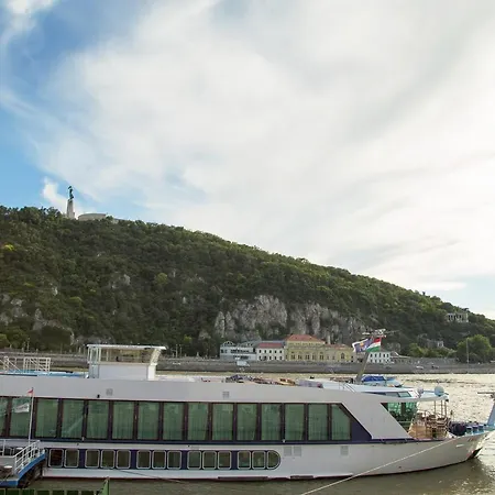 Apartment Pelicanstay At Riverside Danube Budapest