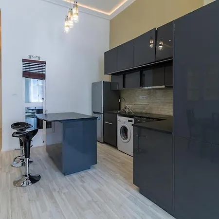Pelicanstay At Riverside Danube