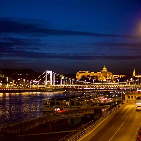 Pelicanstay At Riverside Danube Budapest